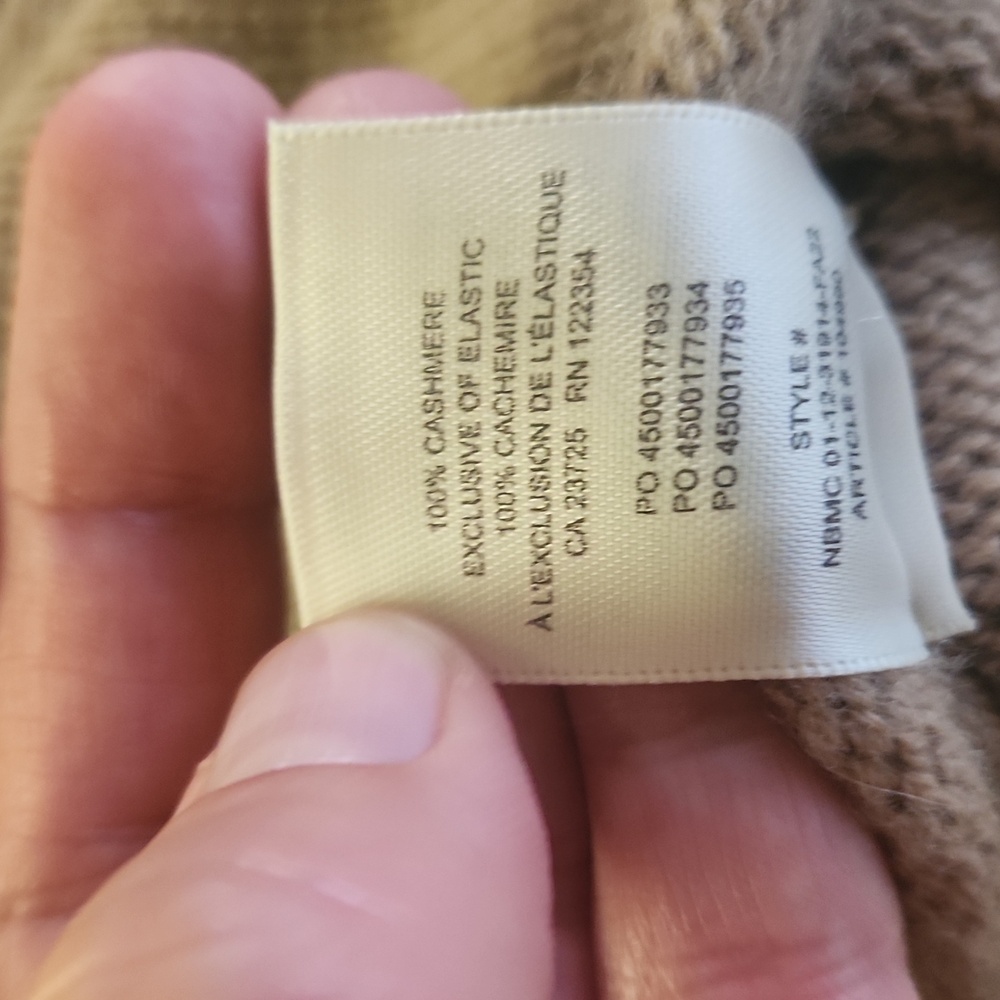 Aritzia Babaton Cashmere Ribbed Knit Cuffed Beanie - Picture 3 of 3